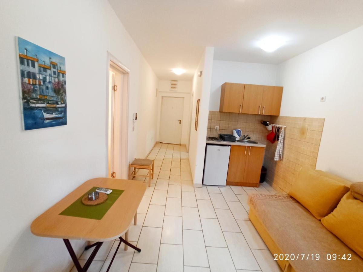 בודווה Apartments Mitende מראה חיצוני תמונה