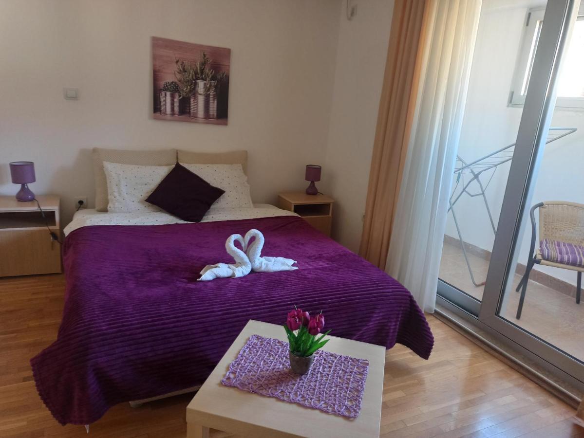 בודווה Apartments Mitende מראה חיצוני תמונה