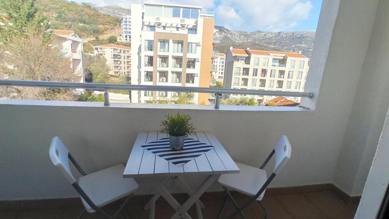 בודווה Apartments Mitende מראה חיצוני תמונה