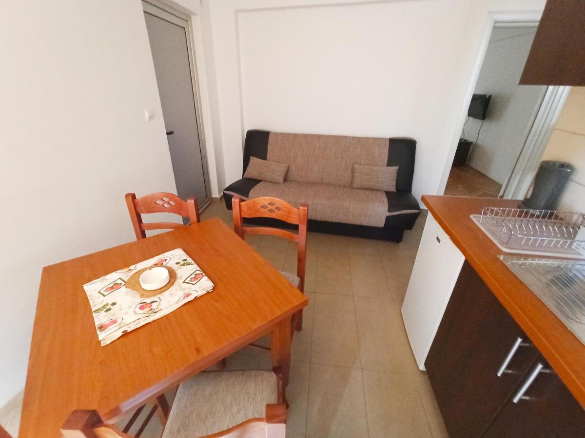 בודווה Apartments Mitende מראה חיצוני תמונה