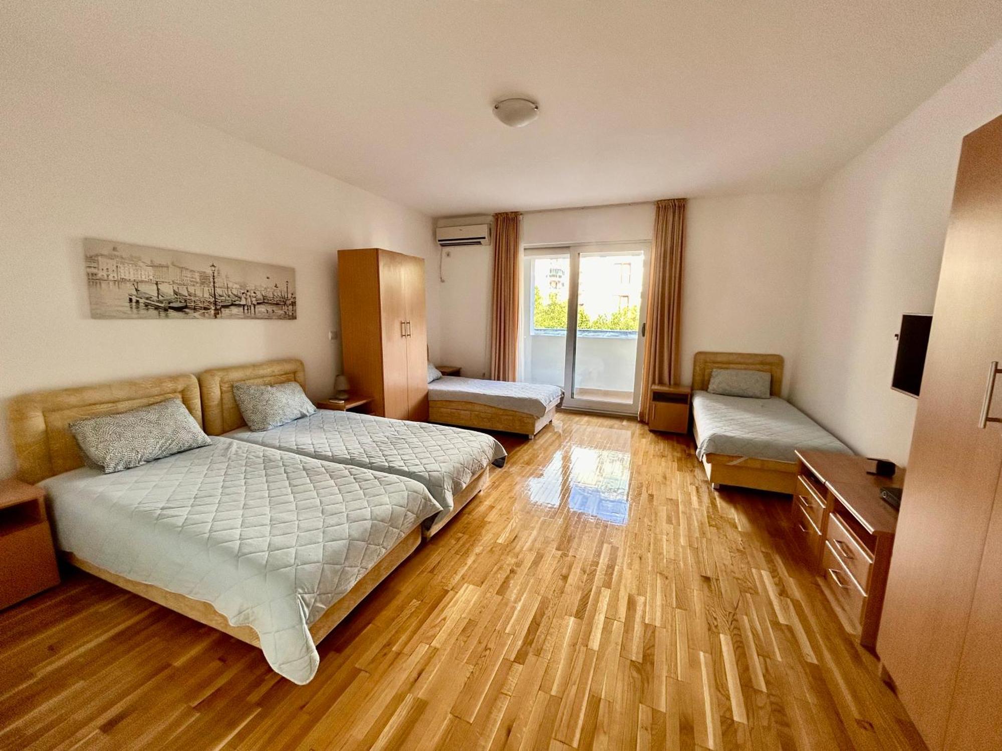 בודווה Apartments Mitende מראה חיצוני תמונה