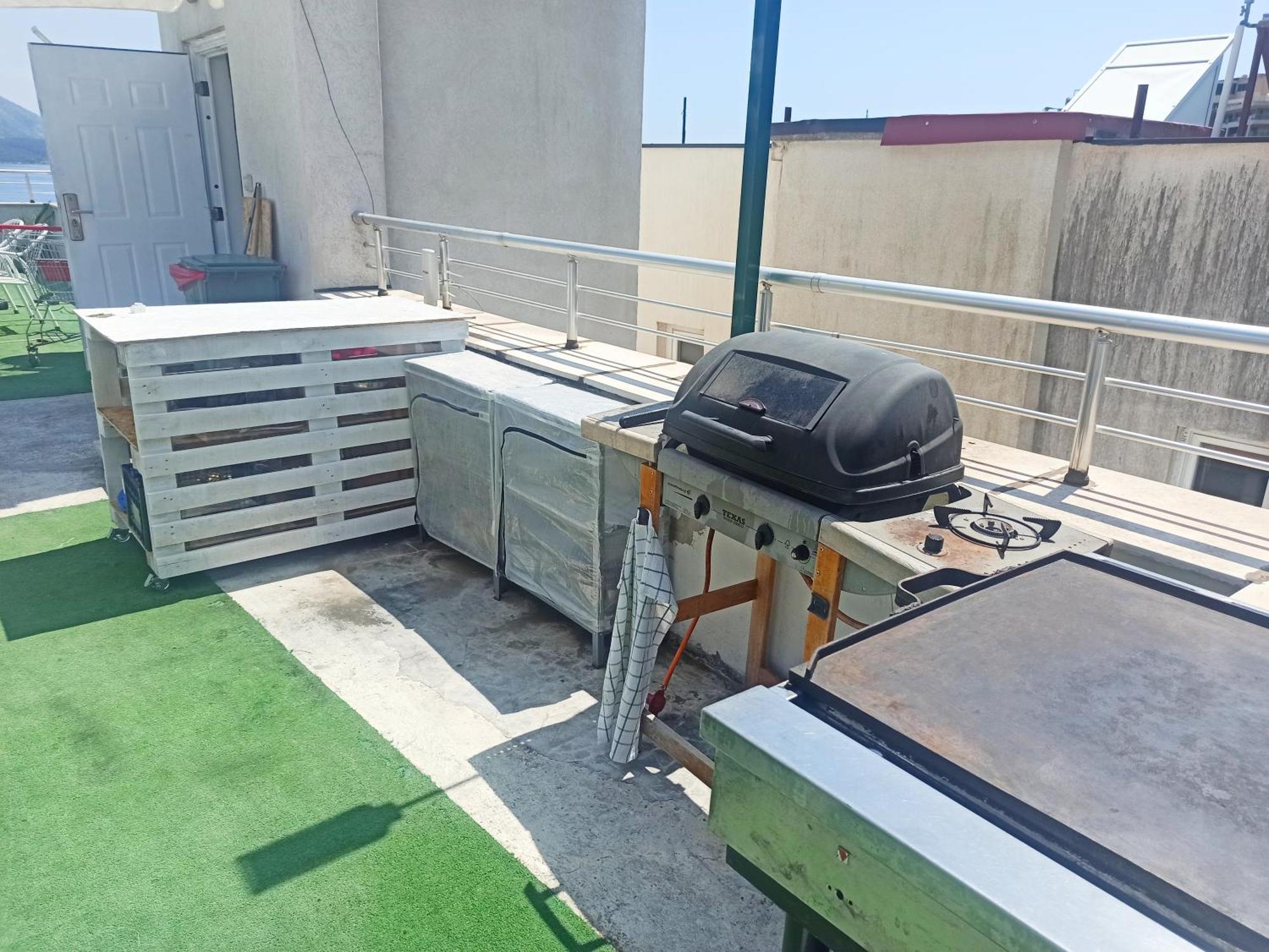 בודווה Apartments Mitende מראה חיצוני תמונה