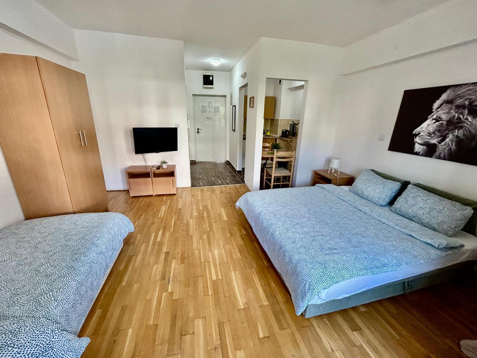 בודווה Apartments Mitende מראה חיצוני תמונה