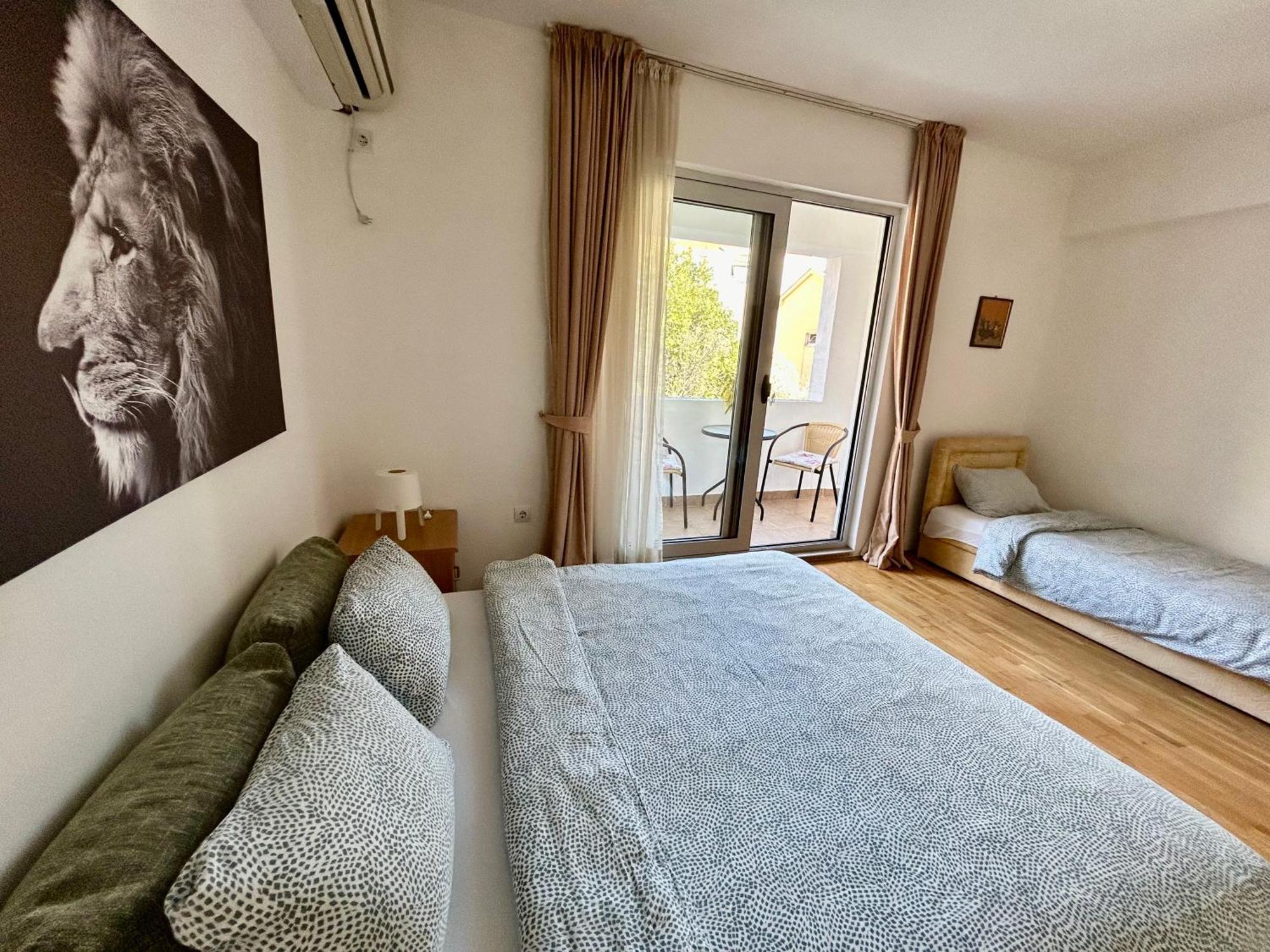בודווה Apartments Mitende מראה חיצוני תמונה