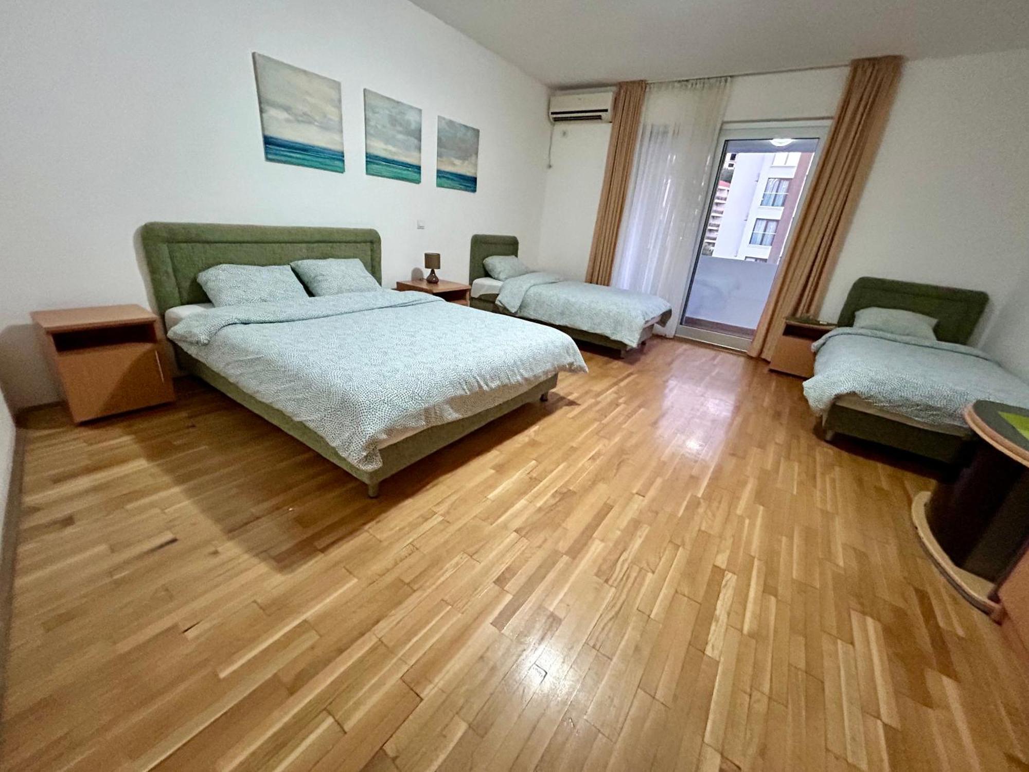בודווה Apartments Mitende מראה חיצוני תמונה