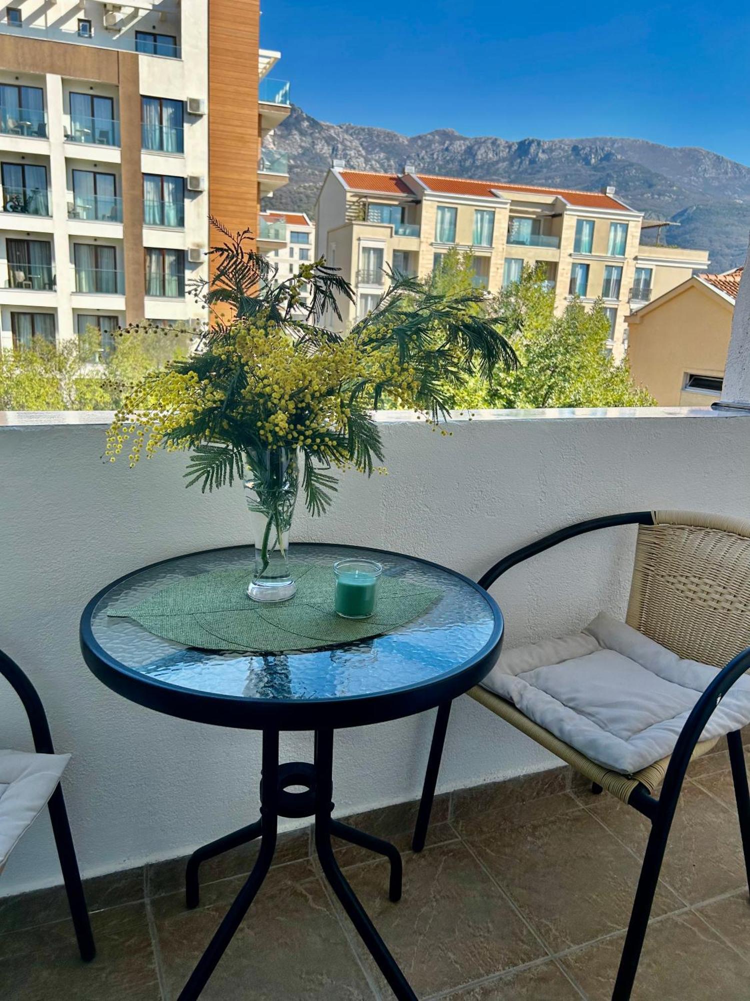 בודווה Apartments Mitende מראה חיצוני תמונה