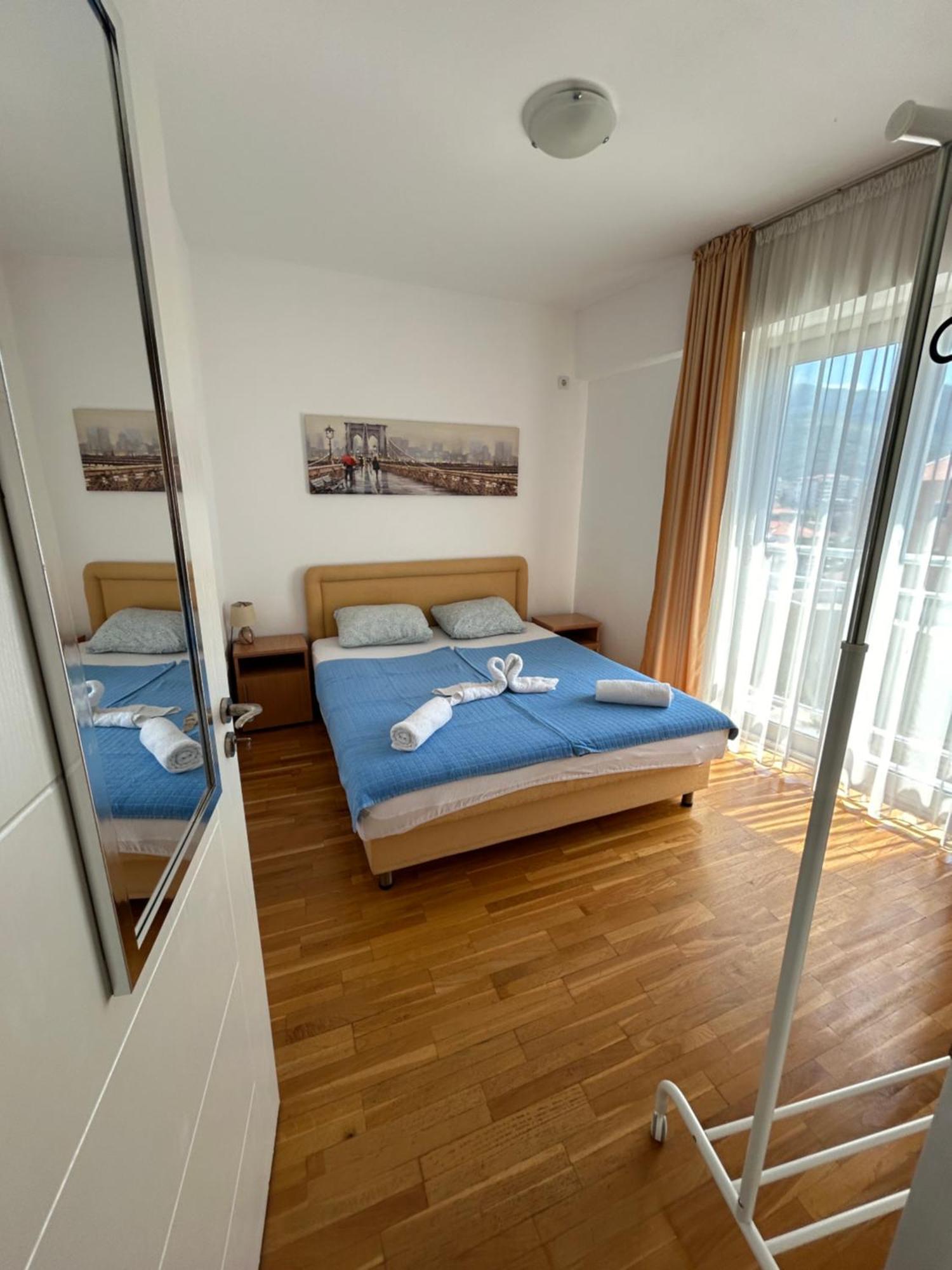 בודווה Apartments Mitende מראה חיצוני תמונה