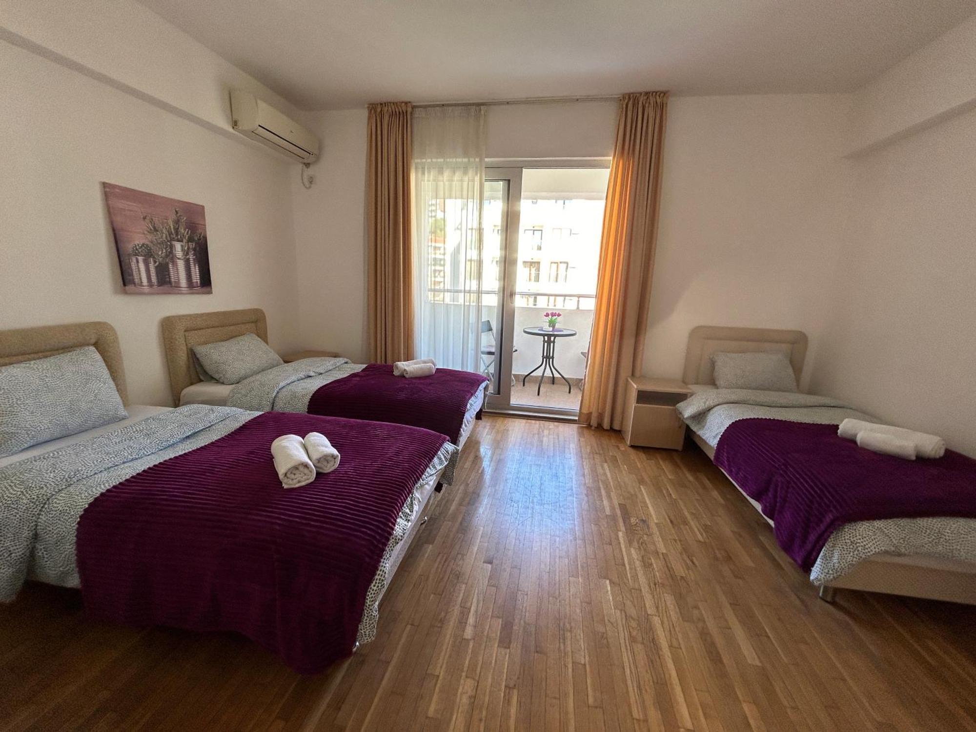 בודווה Apartments Mitende מראה חיצוני תמונה