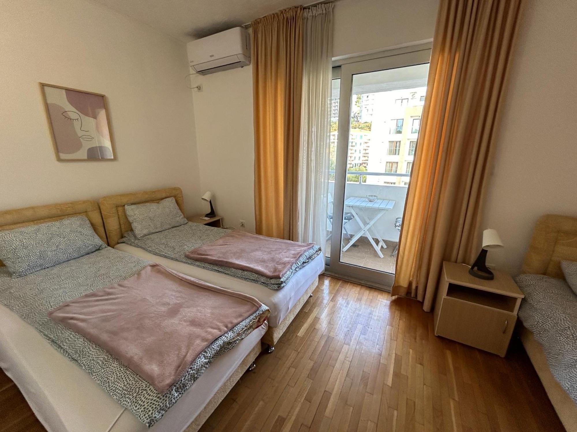 בודווה Apartments Mitende מראה חיצוני תמונה