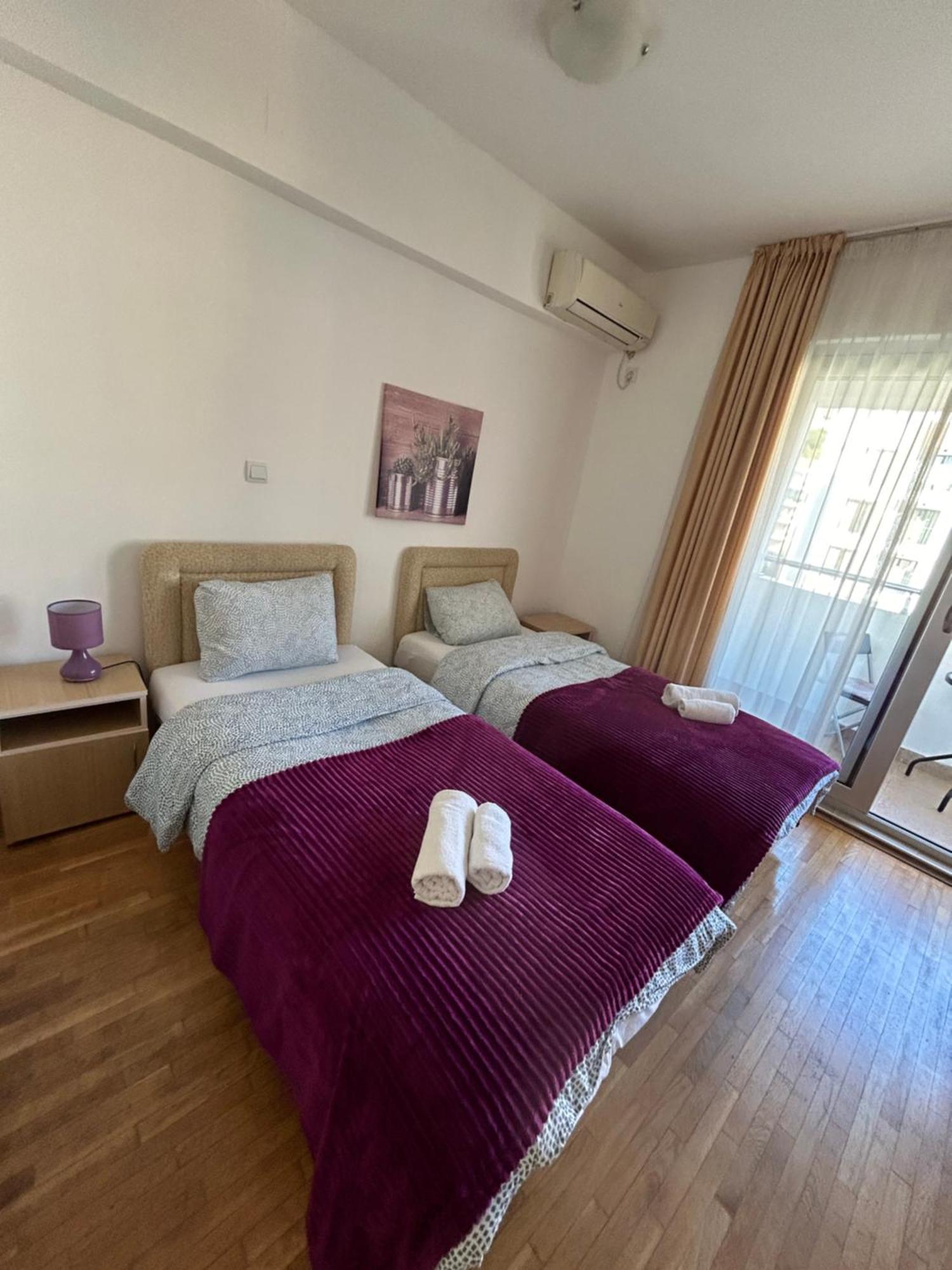 בודווה Apartments Mitende מראה חיצוני תמונה