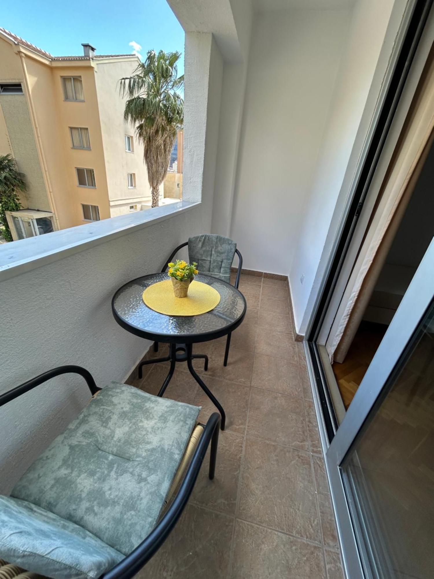 בודווה Apartments Mitende מראה חיצוני תמונה